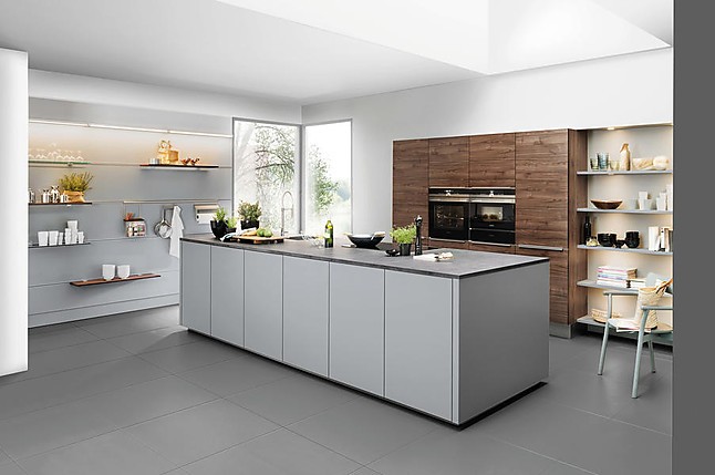 Londen voorbeeld Feat Nolte-Keukenaanbieding Mooie keuken combinatie van grijs met hout in  Huissen von Keuken en Keukens